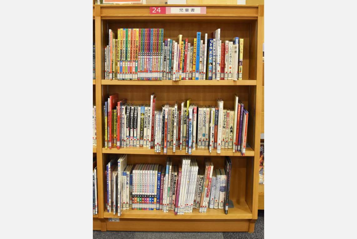 【ちょこっと所蔵資料】第93回　図書室の書棚を見てみよう～児童書（物語・手記など）の書棚～